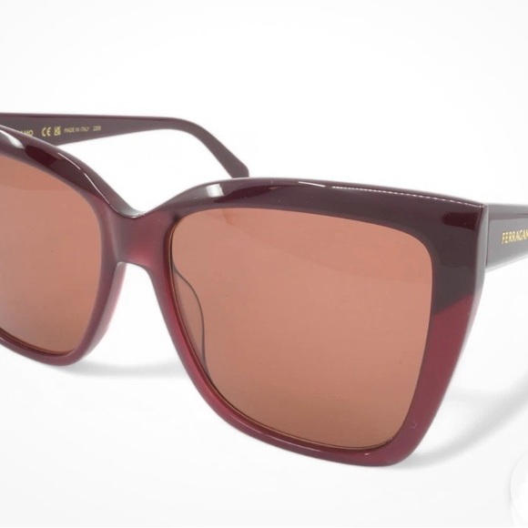Ferragamo beautiful two-tone burgundy sunglasses for women main image 5